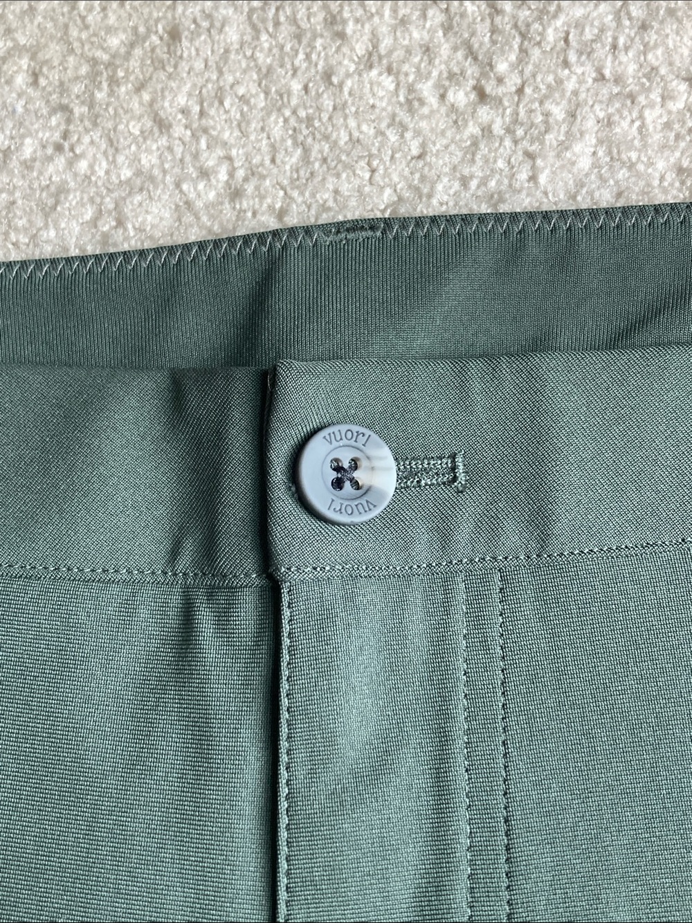 Vuori meta shorts - like new - Picture 2 of 12